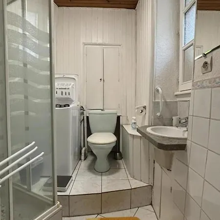 Pres D'un Chateau Avec Jardin, Terrasse, Parking Et Wifi, A 14 Km De Vichy - Fr-1-489-1 Dom wakacyjny *