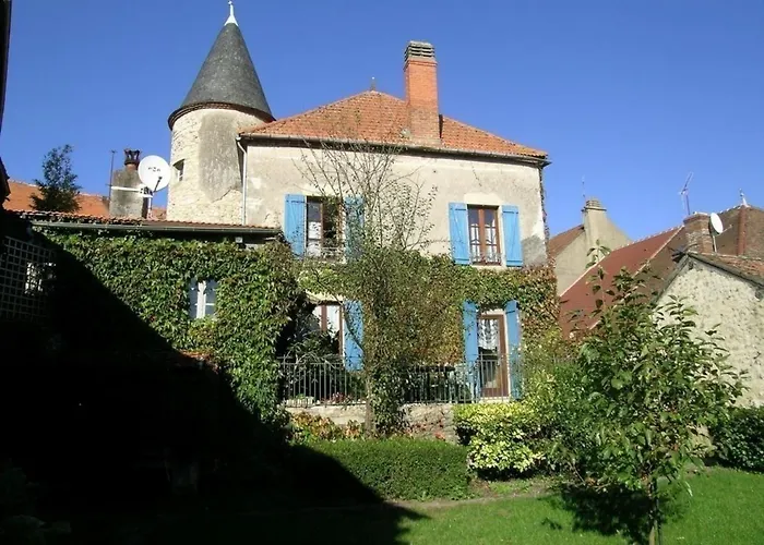 Pres D'un Chateau Avec Jardin, Terrasse, Parking Et Wifi, A 14 Km De Vichy - Fr-1-489-1 Billy (Allier)