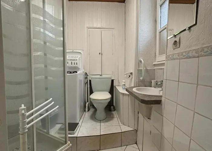 Pres D'un Chateau Avec Jardin, Terrasse, Parking Et Wifi, A 14 Km De Vichy - Fr-1-489-1 Дом отдыха *